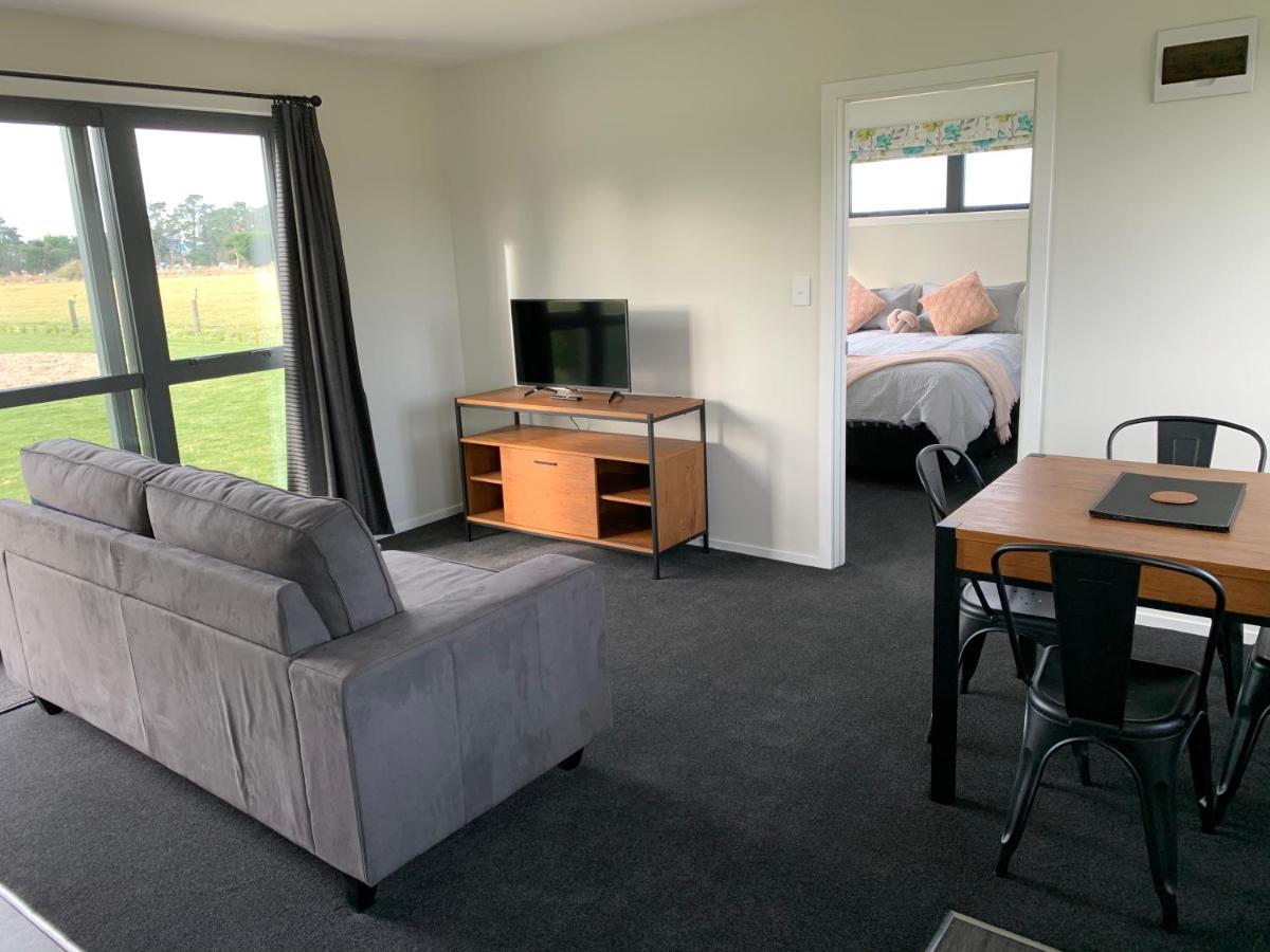 Oxford - Under The Mountains 1-Bedroom Guesthouse Burnt Hill Εξωτερικό φωτογραφία